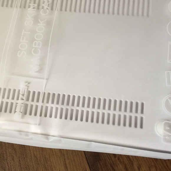 14 Inch Marble Slab in Grey Mac Book Case - Soft Skin by IBENZER - Picture 5 of 10